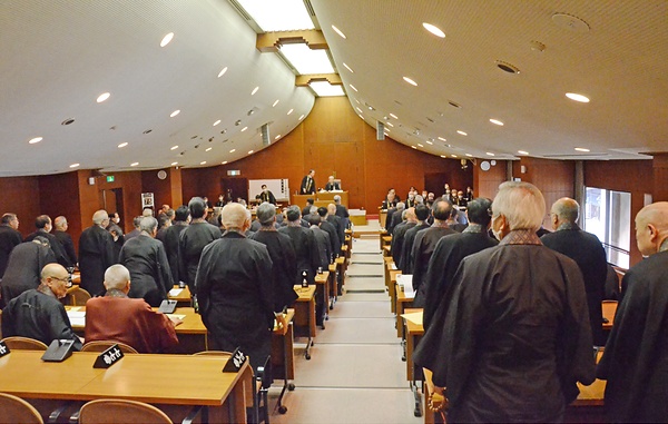 6日の議案採決。池田総局が新しい「領解文」の普及策取り止めを表明したことで、各種提出議案は賛成多数で可決された