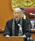 宗議会で演説する木越宗務総長