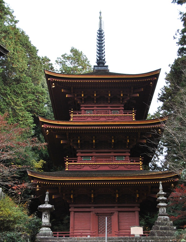 【文化財探訪】遺構少ない桃山時代の塔　天台系単立長命寺・三重塔（滋賀県近江八幡市）