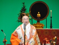 「お大師様の御心に触れて、今日1日、温かい気持ちで過ごしてほしい」と話す衣笠会長