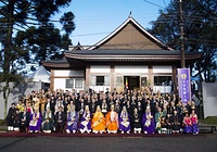 多くの現地メンバーらに祝われたクリチバ日伯寺の本堂落慶