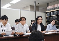 提訴後に都内で会見を開いた全国統一教会被害対策弁護団の弁護士