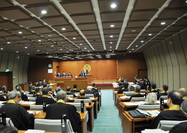 宗・参の両議会で交付金基準改革に疑問の声が相次いだ