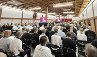 全国から300人以上の青年僧が結集した