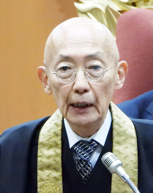 参議会で再選の挨拶をする木越渉宗務総長（16日）