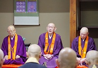 意気込みを述べる中村座主（中央）