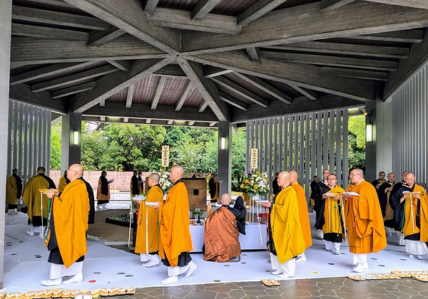 六角堂での光明真言行道