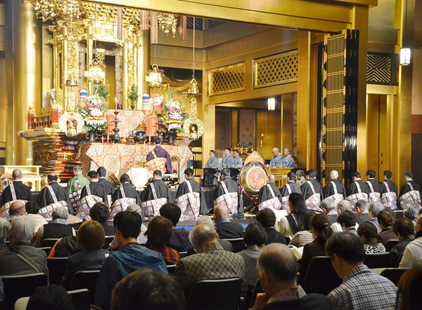 大谷門主の親修で営まれた慶讃法要（15日）