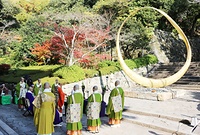 知恩院での展示安全祈願式。日本とアイルランド両国の関係者が参列し、展示を祝った