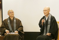 神所長と討論する古村特任研究員