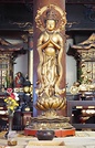本堂で初公開されている勢至菩薩立像