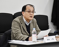 進捗状況を報告する森本教授