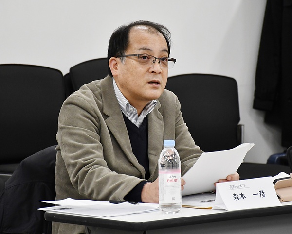 進捗状況を報告する森本教授