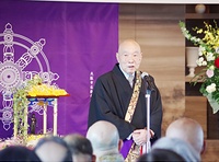 釈尊の教えを広め、平和の実現に貢献しようと呼び掛ける白井会長