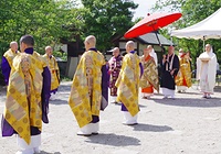 隠岐国分寺の本堂前で行われた庭儀式の様子