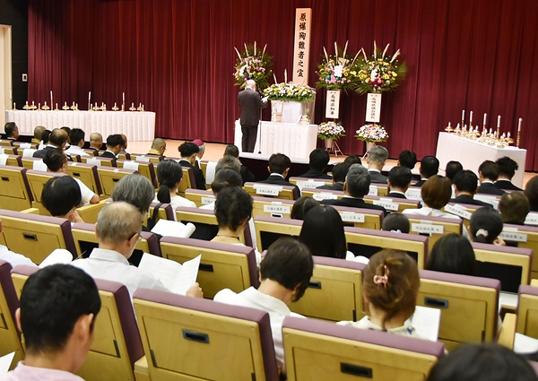 宗派を超えて参列があった第54回原爆殉難者慰霊祭（長崎県宗教者懇話会主催）