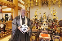 サッカーを通じて学んだことを法話でも話す奥村住職
